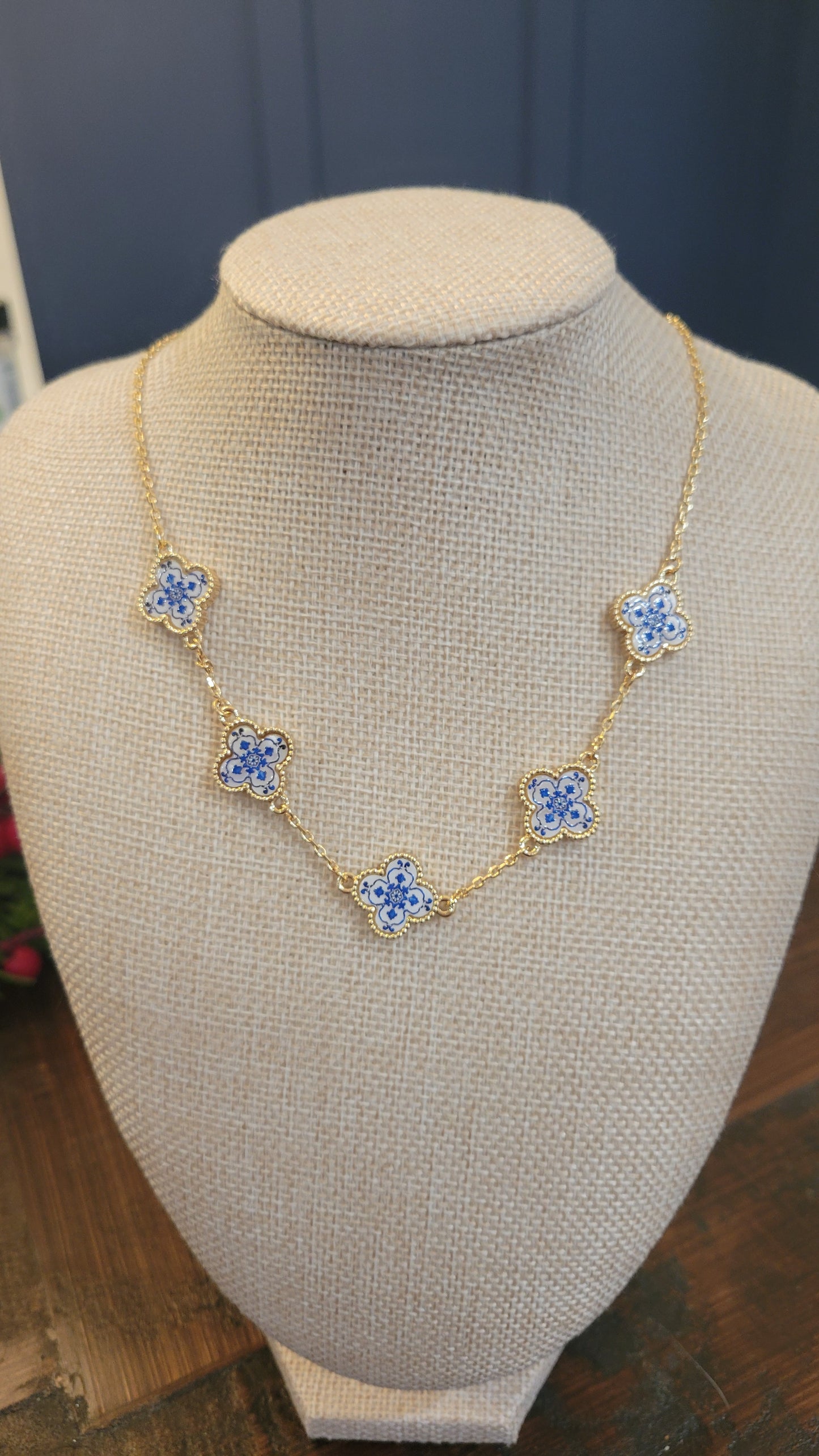 Willow Clover Necklace